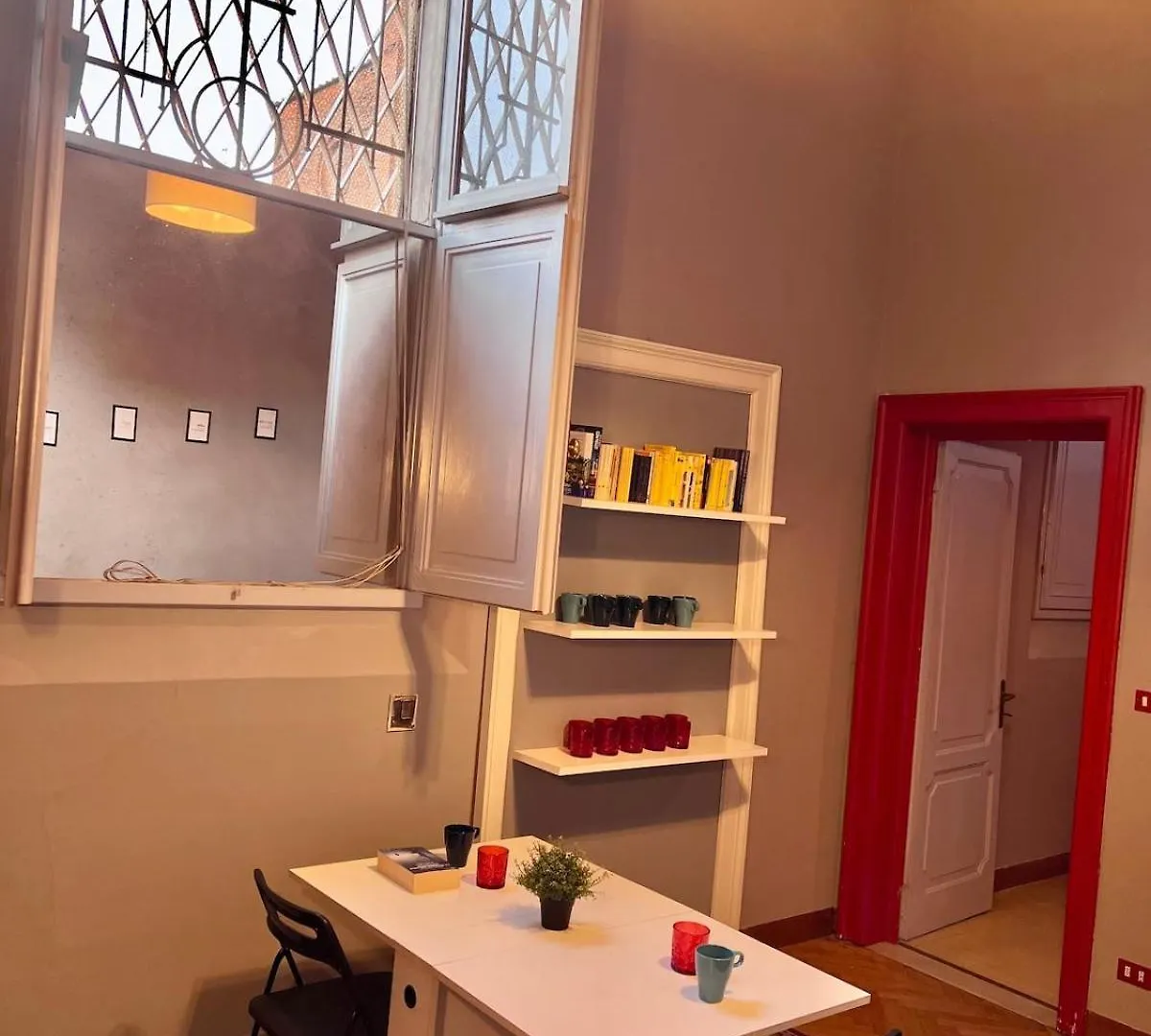 The Window On The Courtyard, Entire Apartment - La Finestra Sul Cortile, Intero Appartamento 博洛尼亚 0*,  意大利