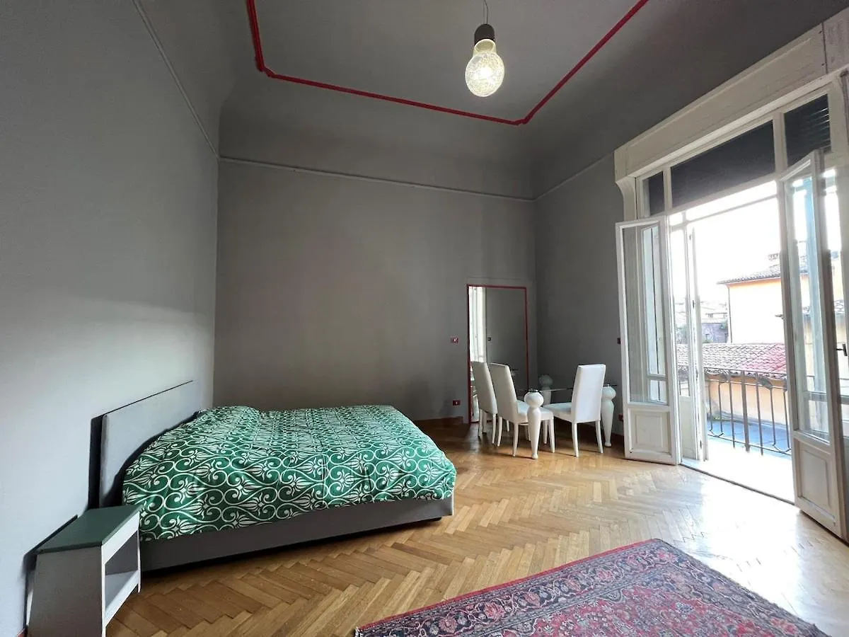 The Window On The Courtyard, Entire Apartment - La Finestra Sul Cortile, Intero Appartamento 博洛尼亚